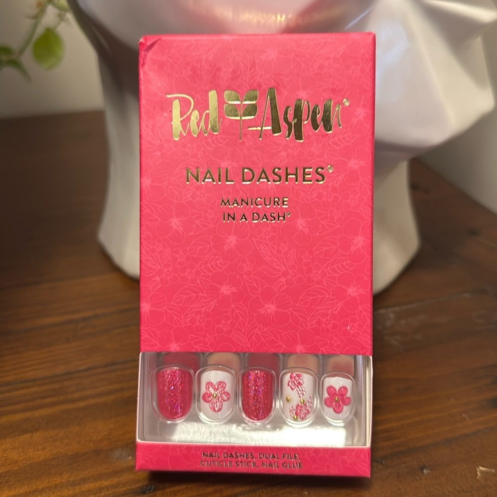 RED ASPEN hibiscus haven haisley Nail Dashes Pop On Short Square